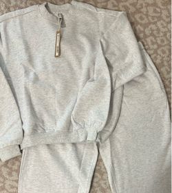 Skims Grey Crewneck and Straight Leg Sweatpants Set $100 **READ DESCRIPTION**
