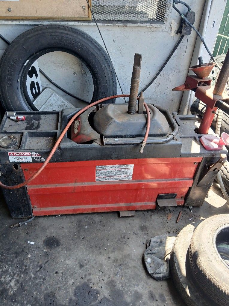 Coats 4040 Tire Changer