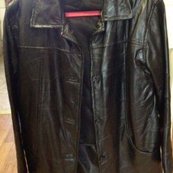 SIZE LARGE BLACK GENUINE LEATHER JACKET