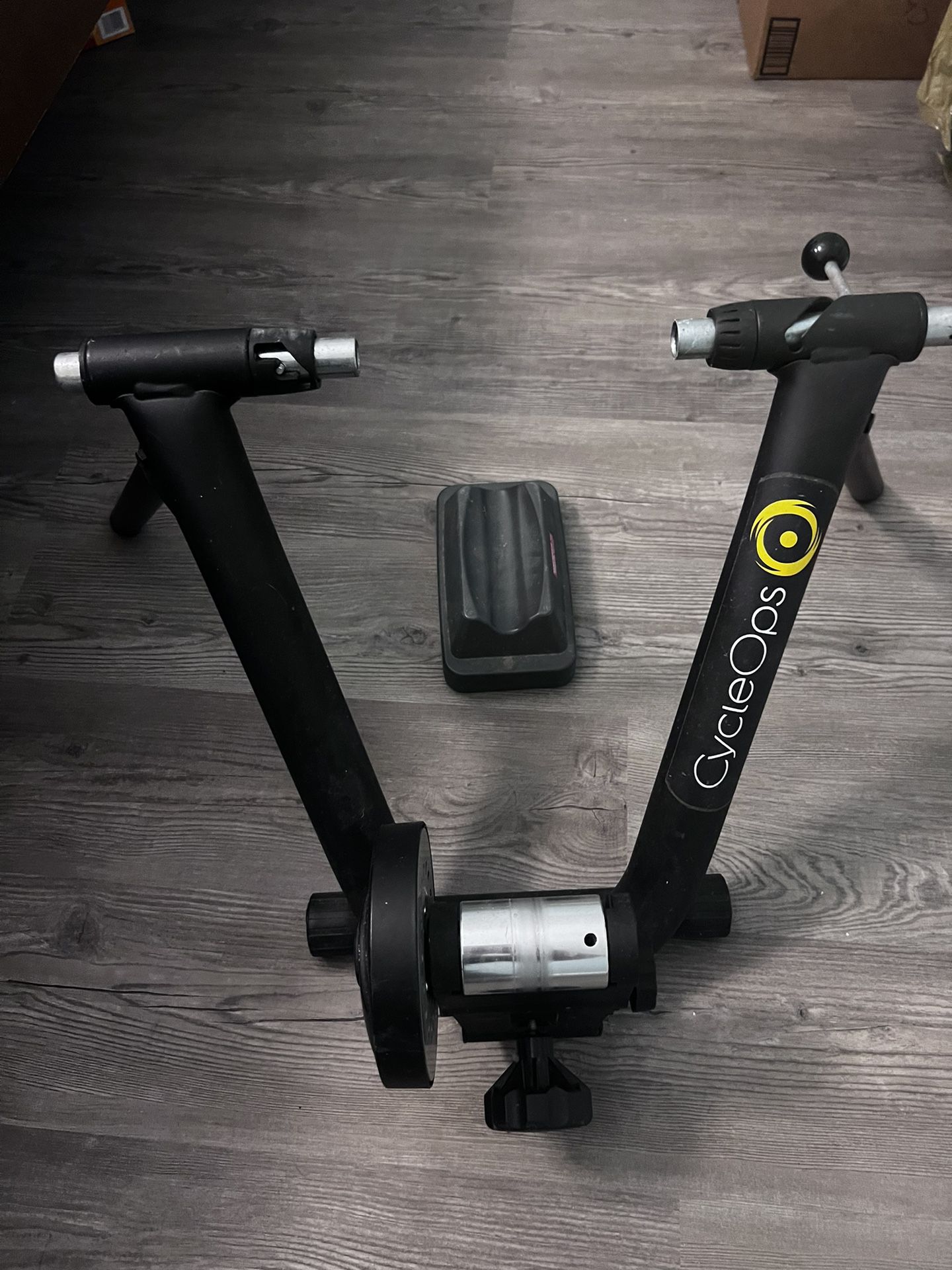 Cycle Ops Mag Trainer + Front Wheel Stand 