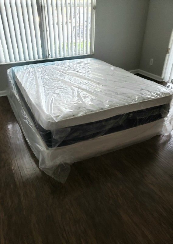 NEW QUEEN PILLOW TOP MATTRESS and BOX SPRING. Bed frame not included 👍