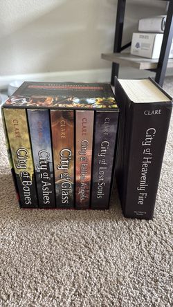 The Mortal Instruments Book Set