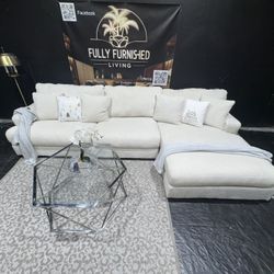 Sectional/couch/sofa,size:Brand: Ashely Furniture, size: 72x132,color: grey, delivery Available 🚚  