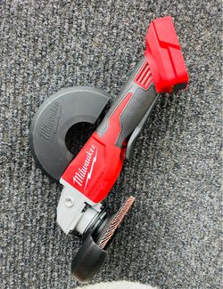 Milwaukee 18V Cordless 4-1/2 in. / 5 in. Grinder w/ Paddle Switch (TOOL ONLY)