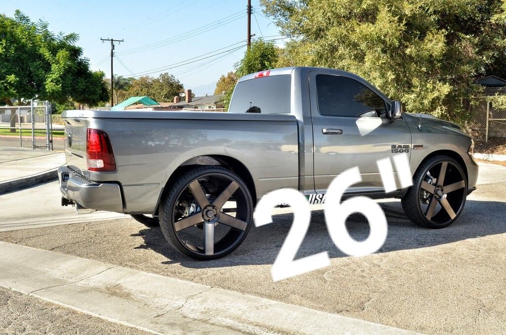26 INCH DUB BALLERS RIMS AND TIRES LIKE NEW