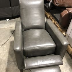 NICE BarcaLounger Ridgefield Grey Leather Pushback Recliner Chair w/ Wood Legs 