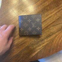 Men’s LV WALLET