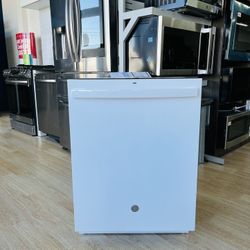 GE - Top Control Built In Dishwasher with Sanitize Cycle and Dry Boost, 52 dBA - White Model:GDT550PGRWW S7 C
