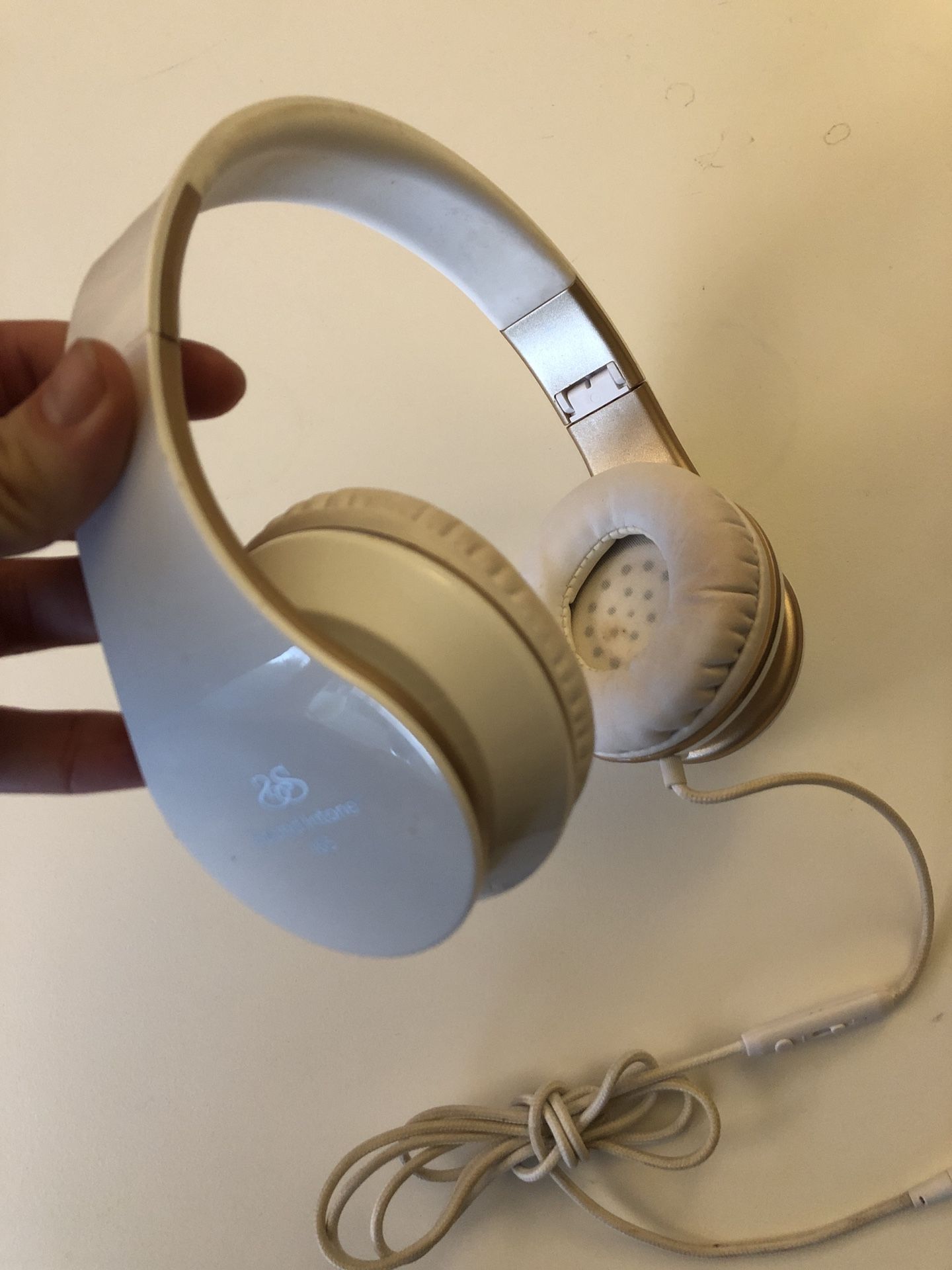 Wireless Bluetooth headphones for women, HiFi Stereo Headphones with built-in Mic, lightweight foldable headset, soft earmuffs, support TF card and f