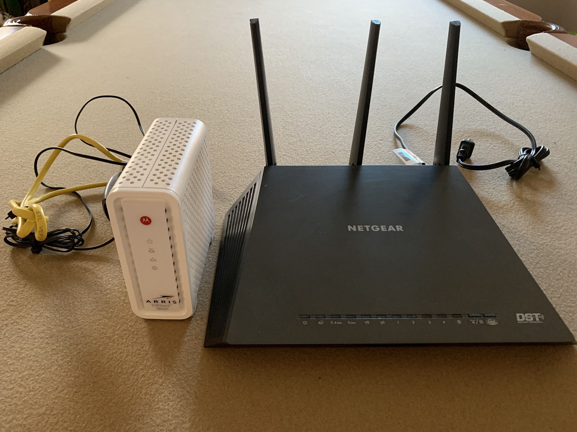 Modem and router Nighthawk AC1900