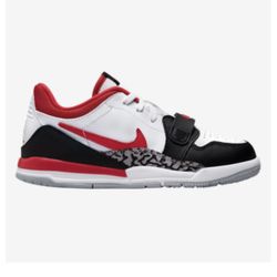 BRAND NEW! Size 3Y Jordan Legacy 312 Low.