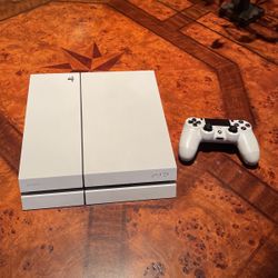 PS4 White comes with 1 controller and power cord