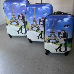 Set Of 3 New Brand IT Luggage’s 