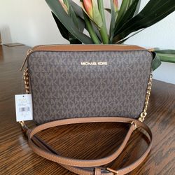 New MK CrossBody   Bolsa Michael Kors Nueva   $75** Cash or ZELLE  Pick Up Oxnard, CA 93033