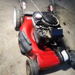 Craftsman 21in Self-propelled Briggs And Stratton 6.75hp Easy Start $75 Lawn Mower 