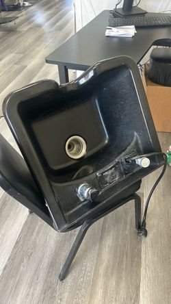 Plastic shampoo bowl