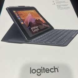 Logitech iPad Slim Folio: Case with Wireless Keyboard with Bluetooth (Black) - iPad 5th & 6th Gen
