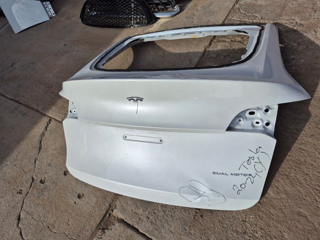 Tesla Model Y Tailgate Oem