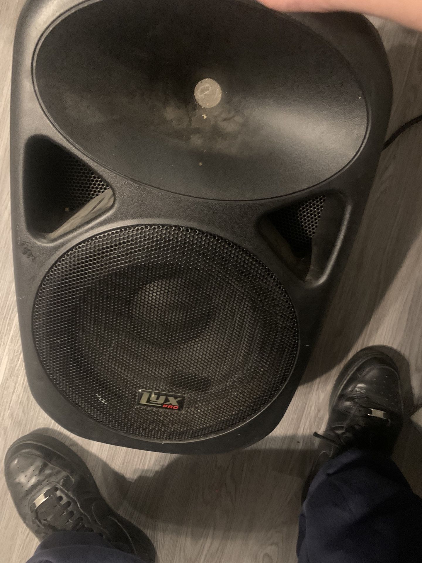 Lux bluetooth speaker