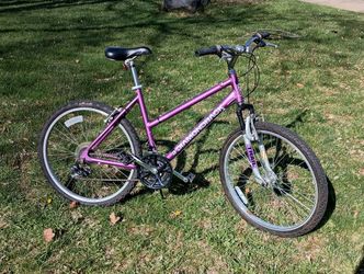 Diamondback Outlook 26" Hybrid