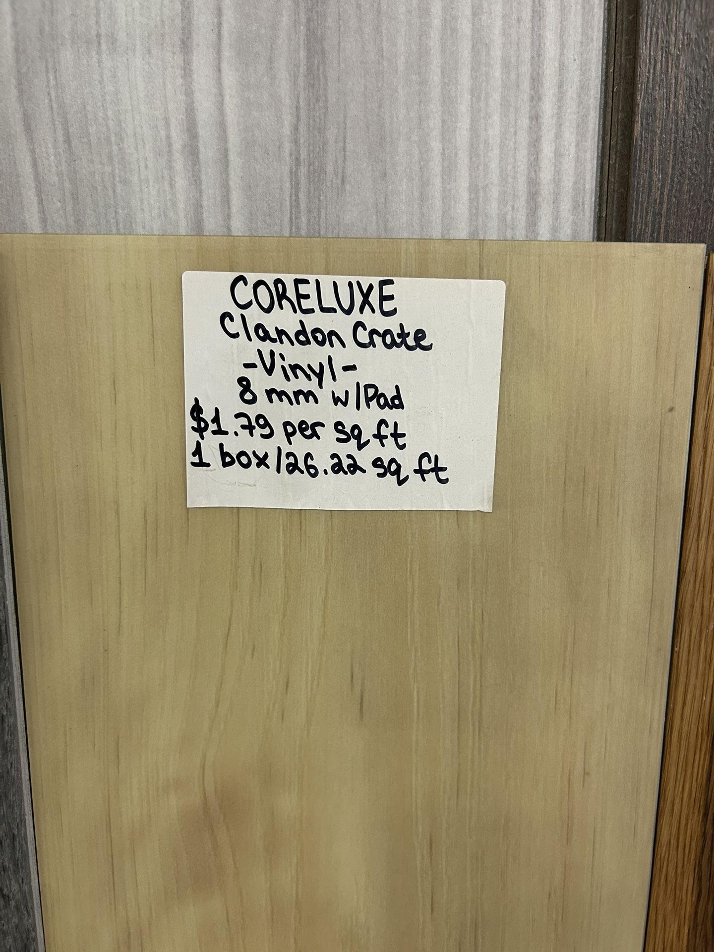 CORELUXE Clandon Crate -Vinyl- 8 mm w/Pad 8 mm w/Pad