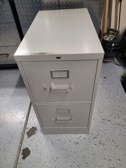HON 2 drawer file cabinet with folders