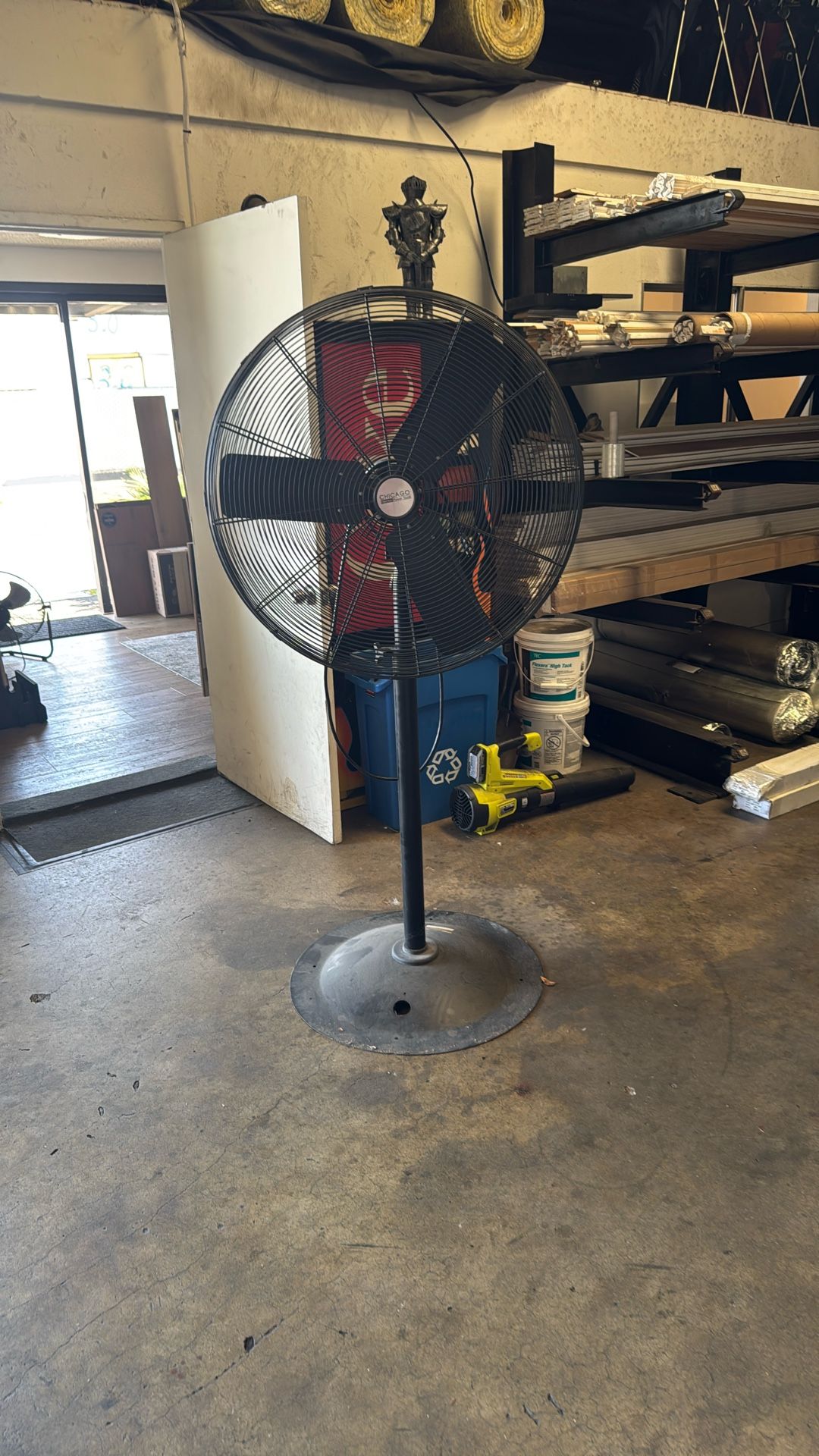 Stand Up Commercial Fan
