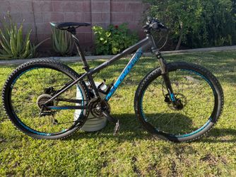 DiamondBack Apex Trail Bike
