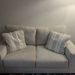 Couch/Sofa (Love Seat) 