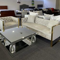 🍓EastbrookGrey 3-Piece Velvet Upholstered Tufted Sofa Set
Coaster$20 Down Payment and delivery available 