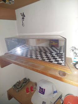 Nascar car case holds two cars 1/24 Scale