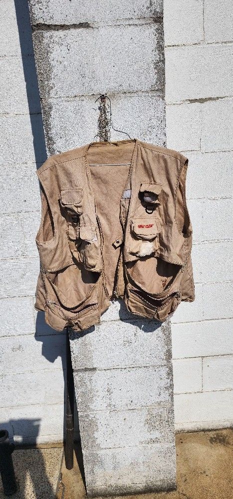 Eagle Claw Fishing Vests