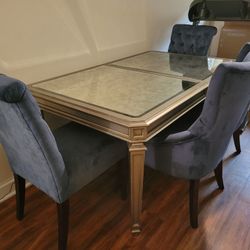 🔥💙 GLAM Mirrored Dining Set + 4 Chairs + Bench ONLY $300 OBO – NEED GONE TODAY!! 💙🔥