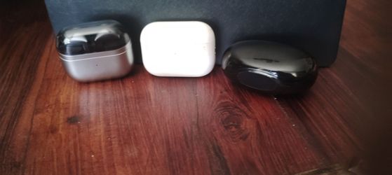 Air Pods, Ear Pods