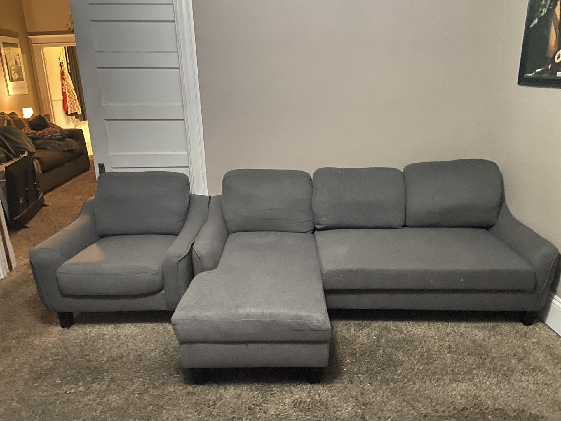 Couch / chaise pullout bed Matching Chair