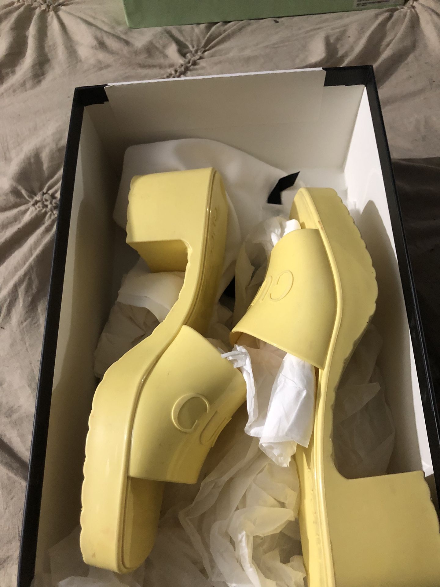 Gucci Women Size 6