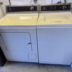 Maytag Washing Machine washer and dryer set