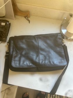 Kenneth Cole Reaction Black Leather Messenger Bag