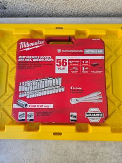 Milwaukee
3/8 in. Drive SAE/Metric Ratchet and Socket Mechanics Tool Set (56-Piece)