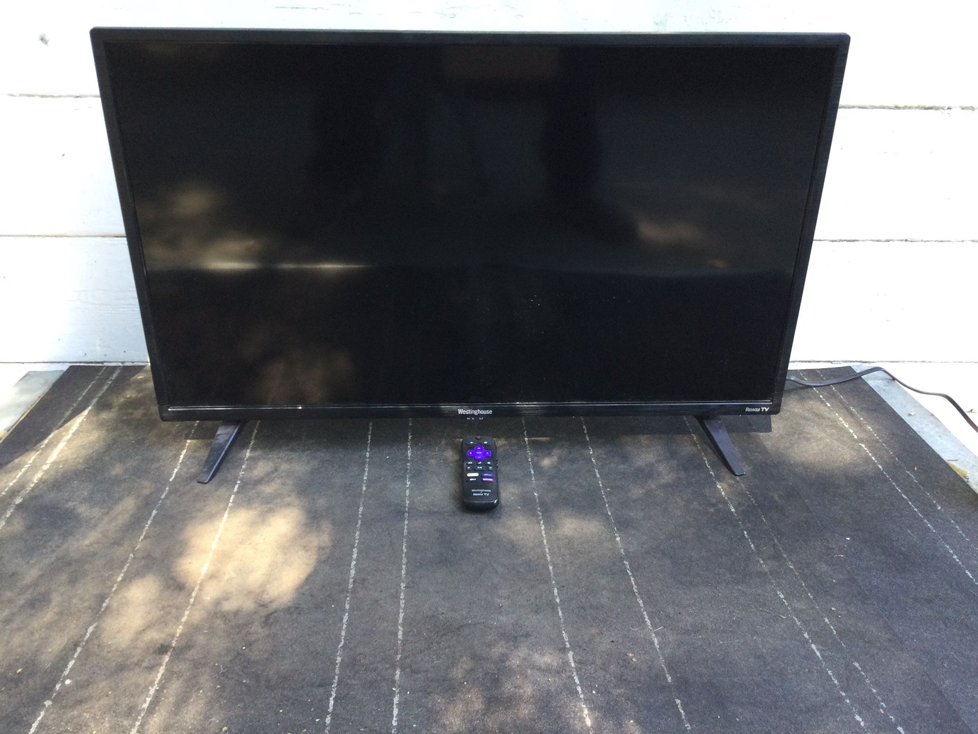 Westinghouse/Roku 32” Flat Screen TV