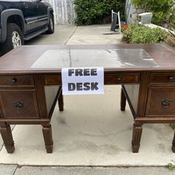 Free Desk