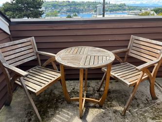 Free outdoor patio table and chairs set