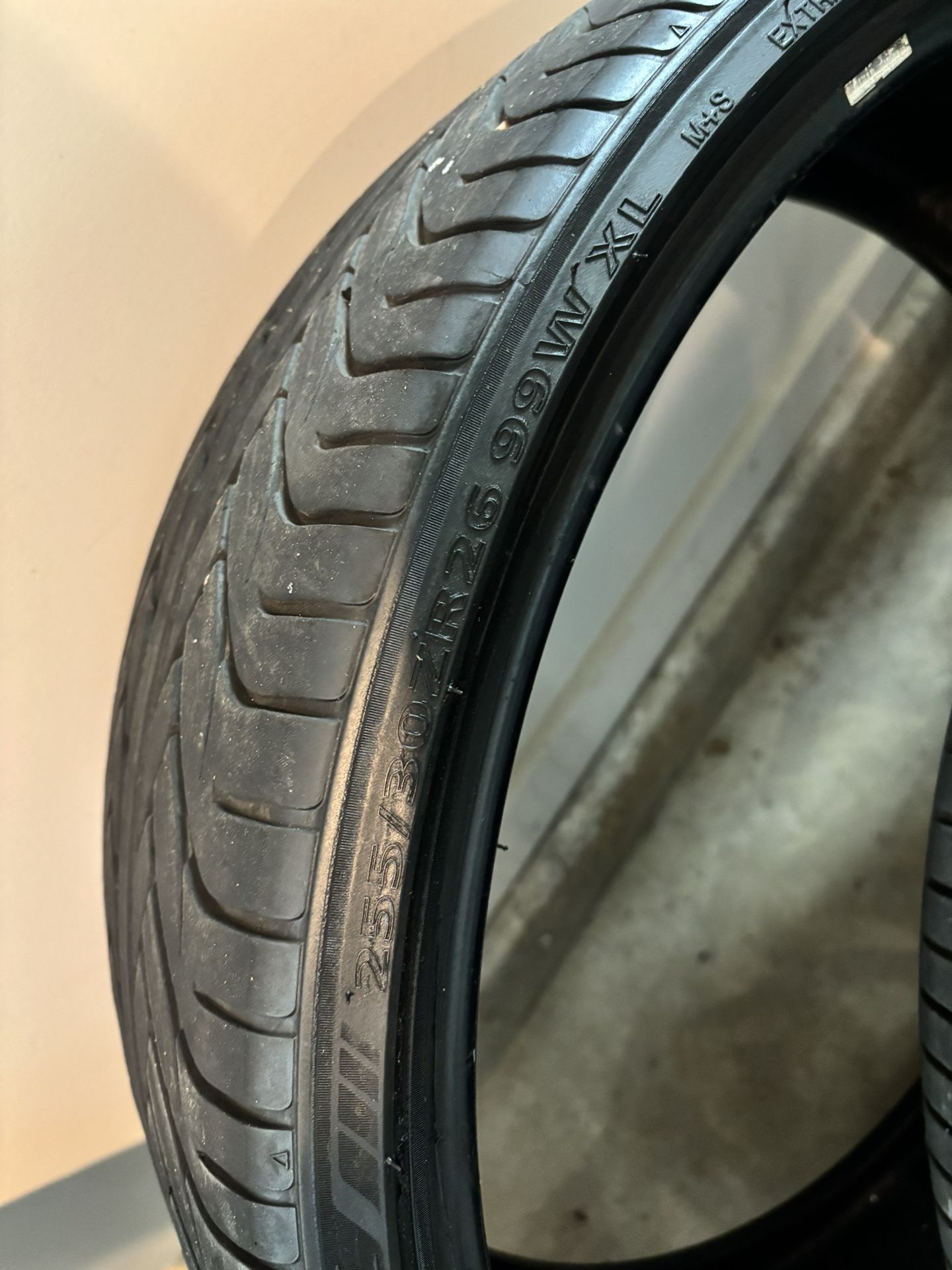 255-30-26 Inch Tire Lexani