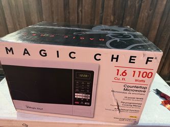 Magic Chef 1.6 cu. ft. Countertop Microwave Oven in White NEW $80 W.63 St. & S.California Ave.
