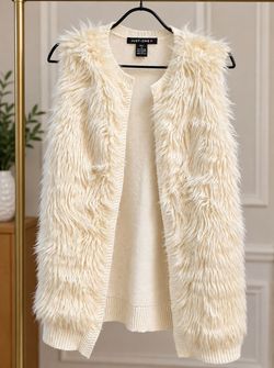 JUST-ONE Ivory Faux Fur Open Front Sweater Vest – Size Medium