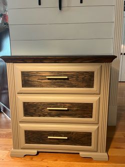 Nightstand/Side table