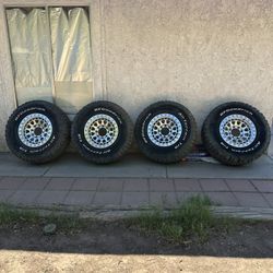 35s BFG’s. Black Rhino Wheels. 