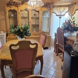 Gorgeous Antique Dining Room Set, Table, 6 Chairs,  & China Cabinet, 