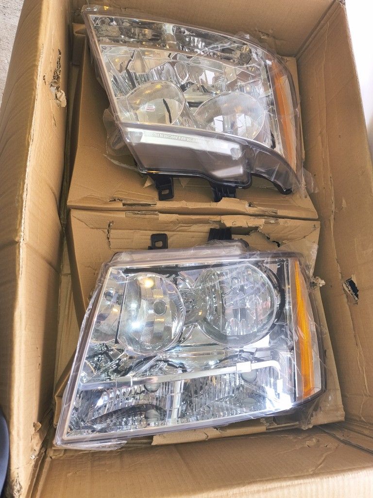 2007 - 2014 Chevy Tahoe Or Chevy Suburban Headlights