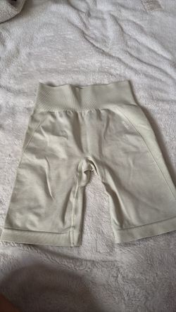 GYMSHARK SIZE M